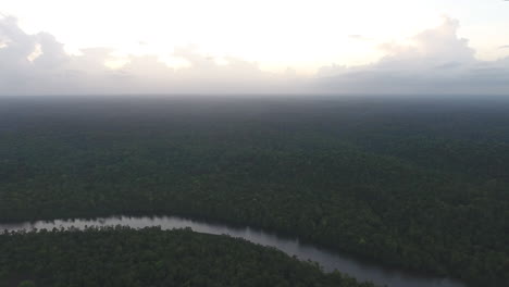 Oiapoque-Flussgrenze-Zwischen-Französisch-Guayana-Und-Brasilien.-Drohnenansicht-Aus-Der-Luft